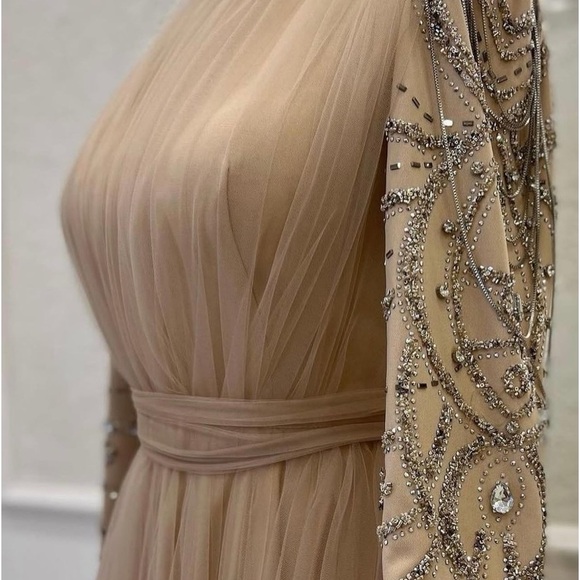 HENNIN Evening Gown Women’s Dress Size 38 Nude Tulle with Embroidery and Beading - Picture 11 of 16